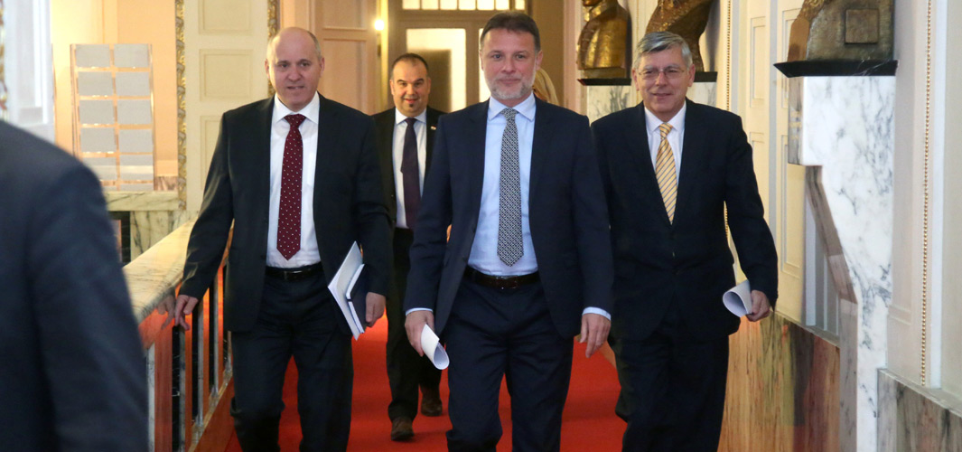 Oporba je očito u velikim poteškoćama - Prelasci zastupnika dosta govore o stanju u njenim redovima!