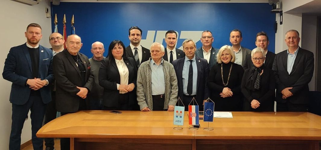 Sveučilišnog profesora Dragana Primorca krase sve pozitivne karakteristike koje poglavar europske države treba imati! 