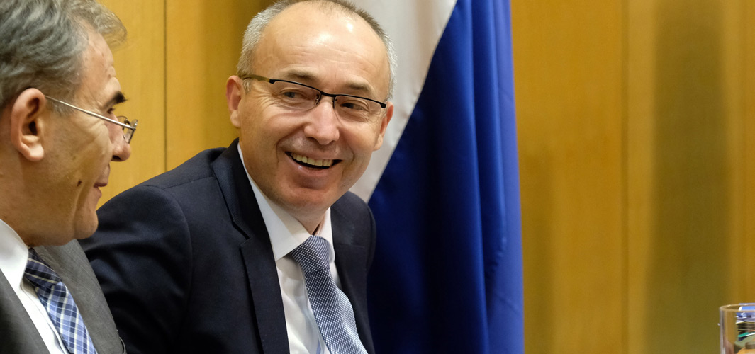 Žao mi je što se oporba onako loše pripremila za raspravu o interpelaciji!