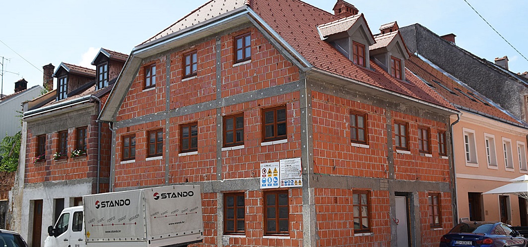 Dom HDZ-a u Karlovcu već pod krovom - otvorenje za Božić