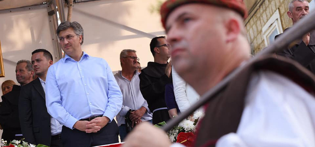 Alkari čuvaju tradiciju, zajedništvo i vrijednosti Cetinske krajine i Hrvatske - Čestitke slavodobitniku 305. Sinjske alke Ivi Zorici!