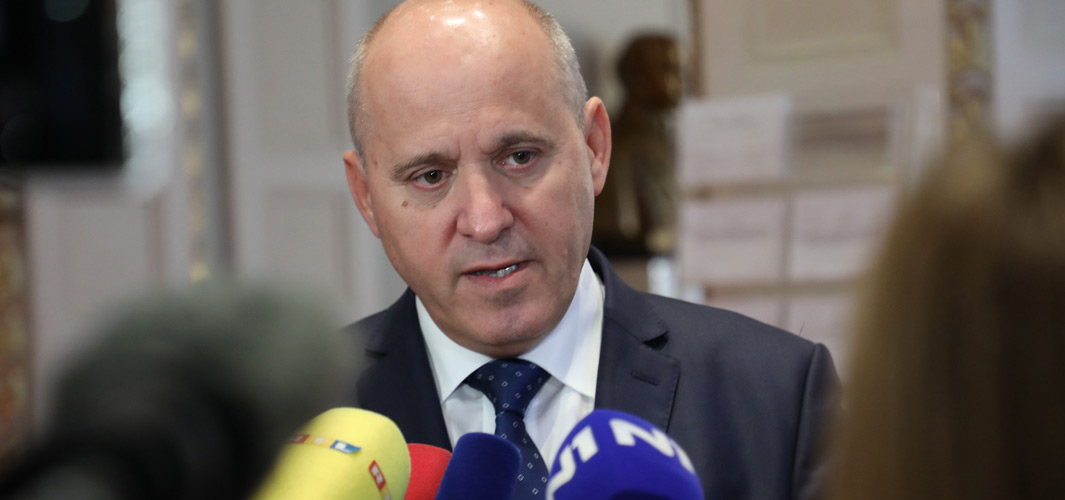HDZ-ova Vlada: svakog dana 137 novih radnih mjesta! SDP-ova Vlada: svakog dana 26 radnih mjesta manje!