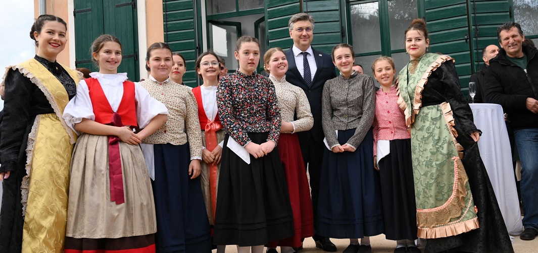 Ova će turistička sezona biti još bolja od lanjske! S eurom, a bez kontrola na granici, postali smo još privlačnija destinacija!