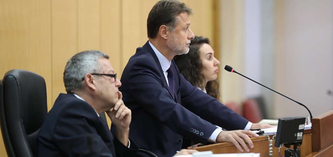 Kolega Bulj, prema Vašoj logici Hrvatska bi trebala izaći iz UN-a zato što je i Srbija članica!?!