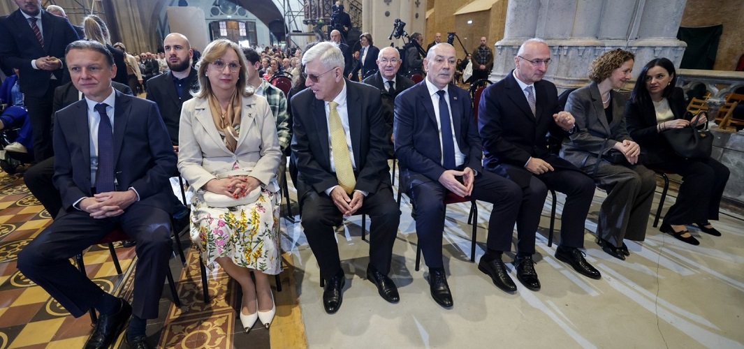 Poruke mira, odgovornosti, zajedništva i brige za potrebite & zahvala našoj Vladi za obnovu Zagrebačke katedrale