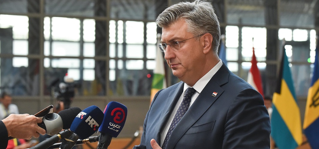 Predsjednik Vrhovnog suda nije niti političar niti sindikalni povjerenik. Iznošenje neistina, služeći se narativom oporbe, radi nanošenja političke štete Vladi apsolutno je neprihvatljivo! 