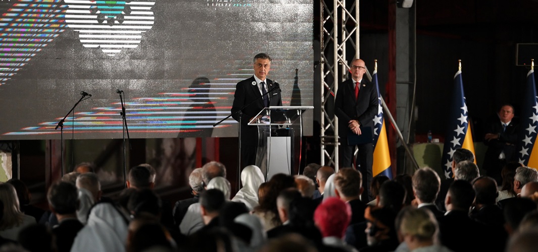 Iskazujemo duboko poštovanje prema žrtvama genocida u Srebrenici i suosjećamo s njihovim obiteljima