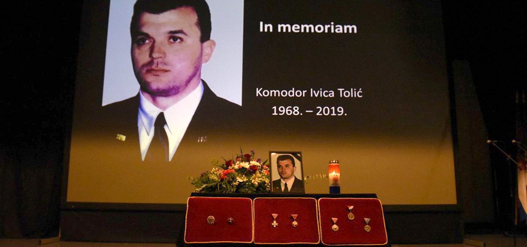 Komemoracija za komodora Ivicu Tolića - ratnika, eurozastupnika i čovjeka velikog srca  