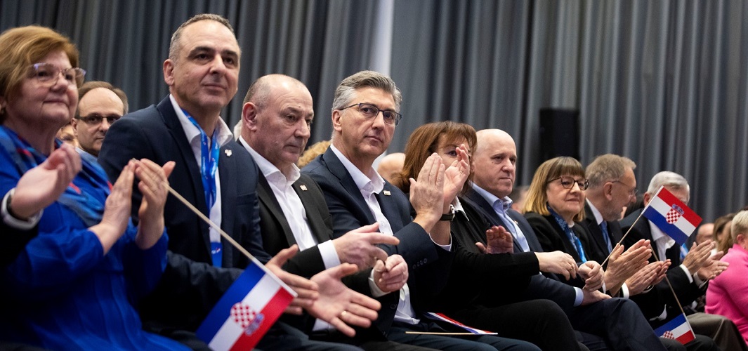 (VIDEO) Plenković: Zar su gubitnici stvarno mislili da nas mogu pokolebati, da ćemo ustuknuti pred njihovim nasrtajima?!? 