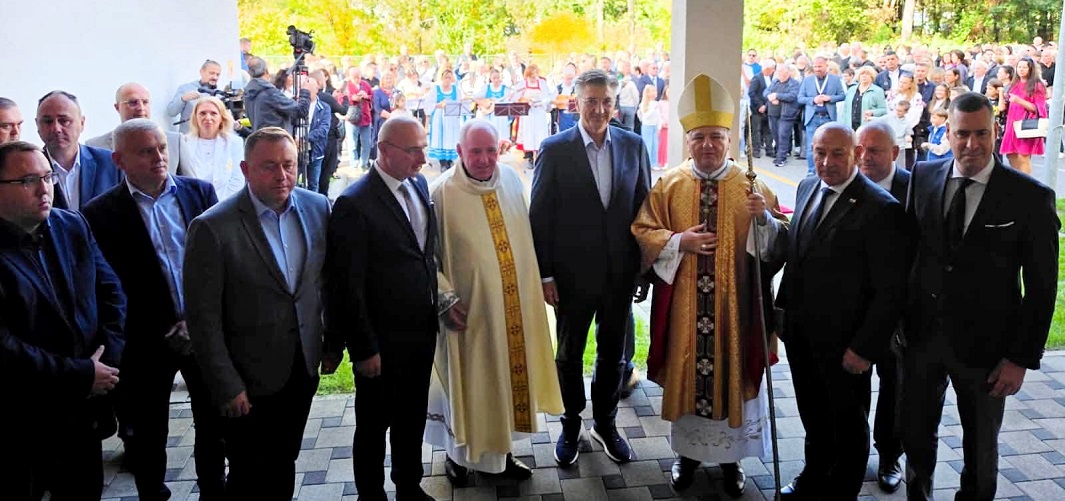Privrženi njegovanju odličnih odnosa s Katoličkom Crkvom! 